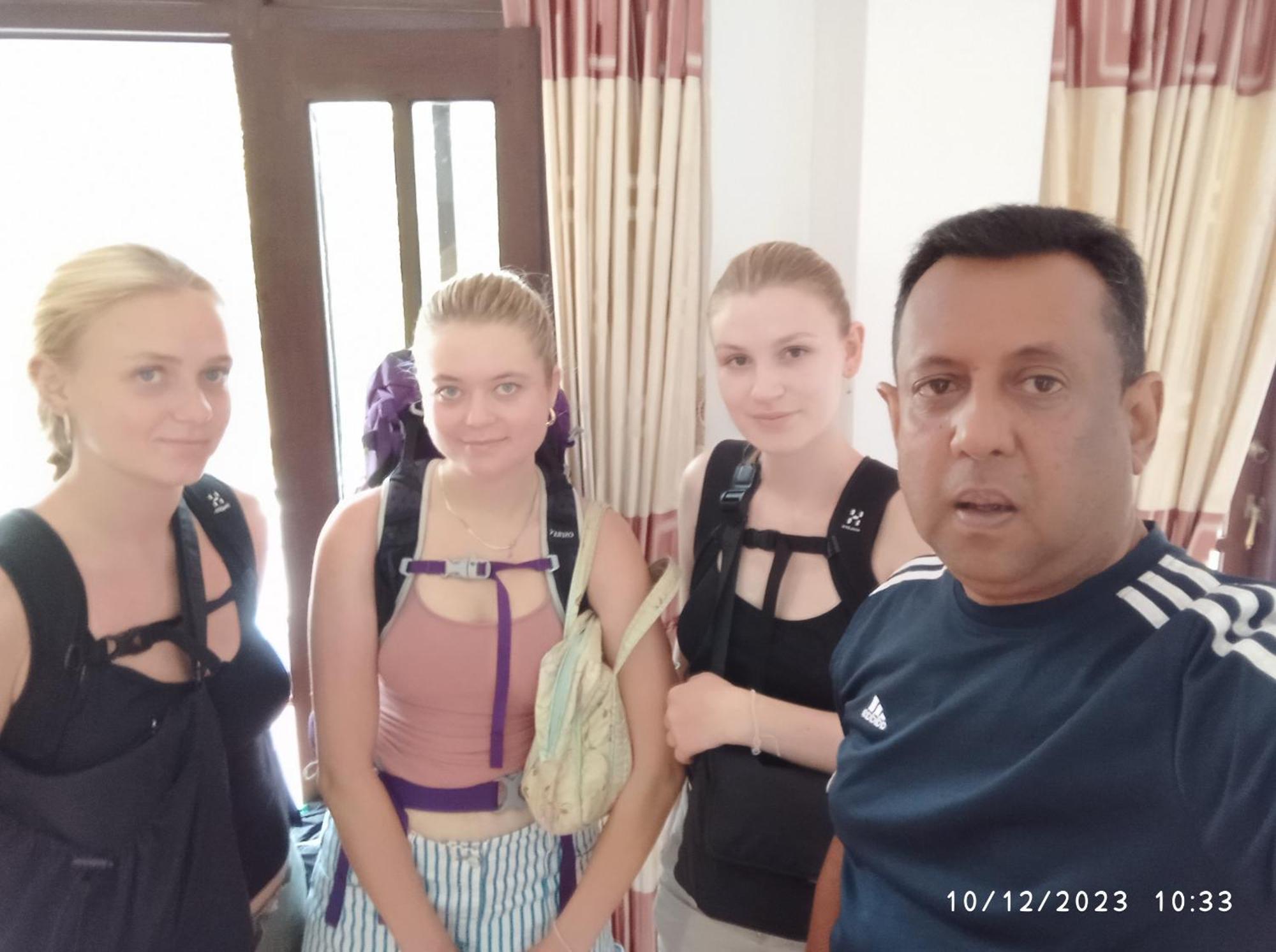 Vino Villa Tourists & Local Accommodations - 24 Hrs Kandy Bagian luar foto