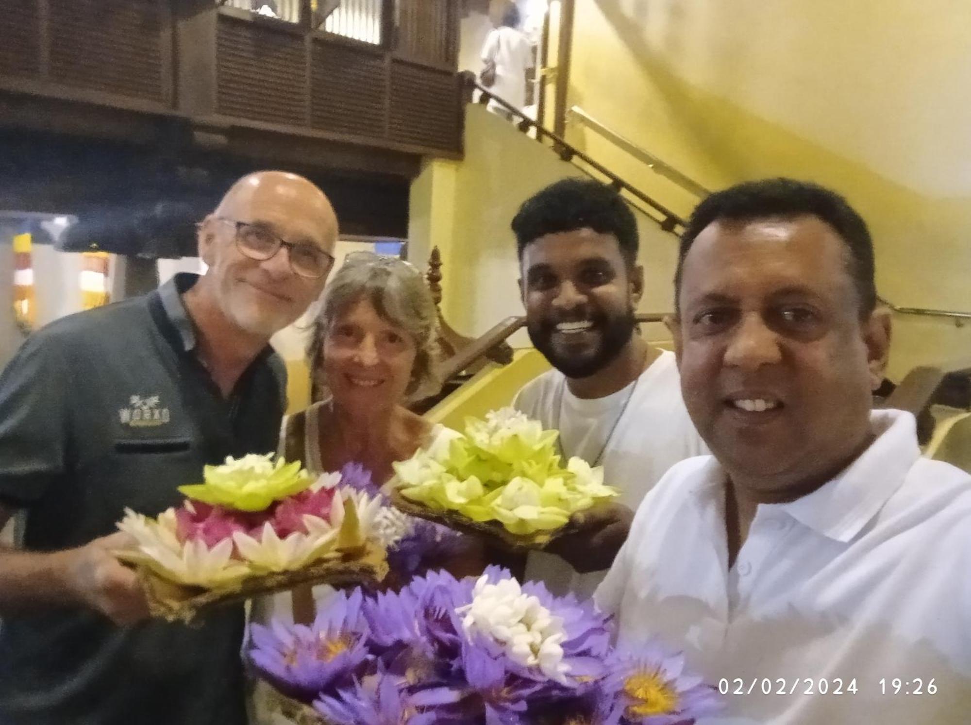 Vino Villa Tourists & Local Accommodations - 24 Hrs Kandy Bagian luar foto