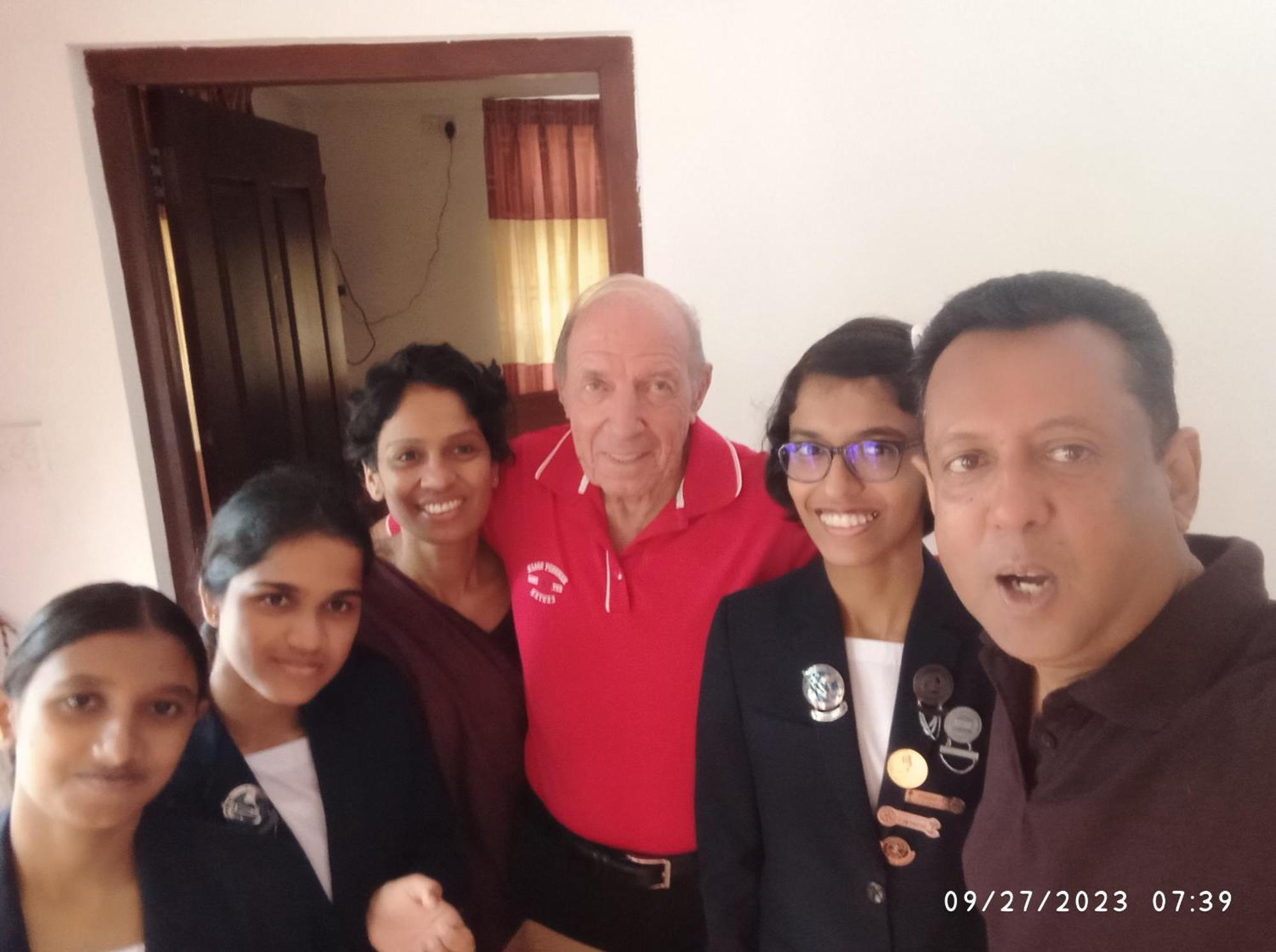 Vino Villa Tourists & Local Accommodations - 24 Hrs Kandy Bagian luar foto