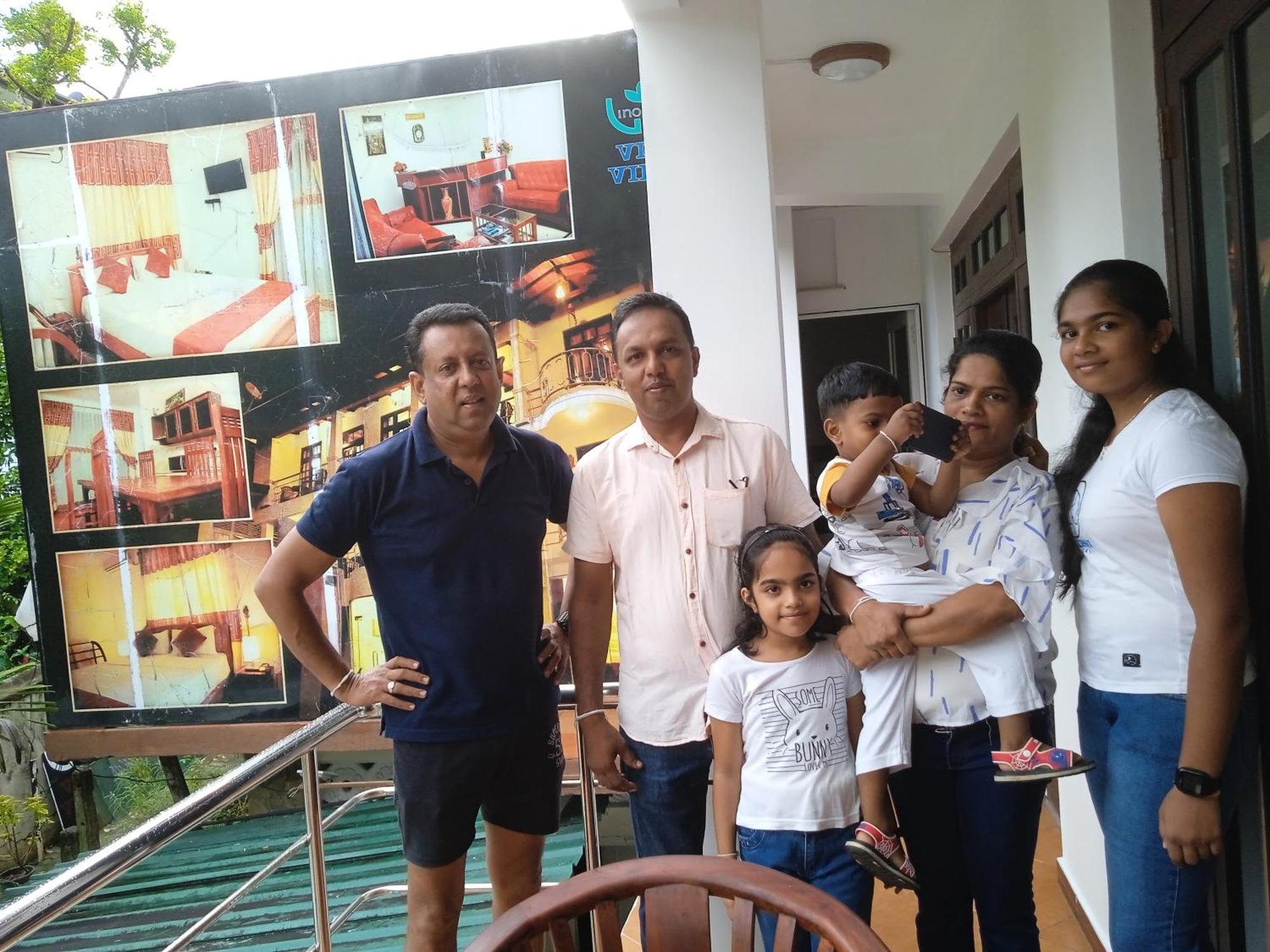 Vino Villa Tourists & Local Accommodations - 24 Hrs Kandy Bagian luar foto